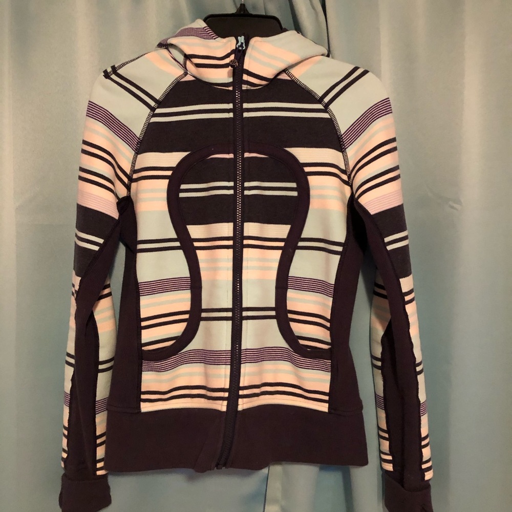 Gently worn Lululemon Scuba Hoodie